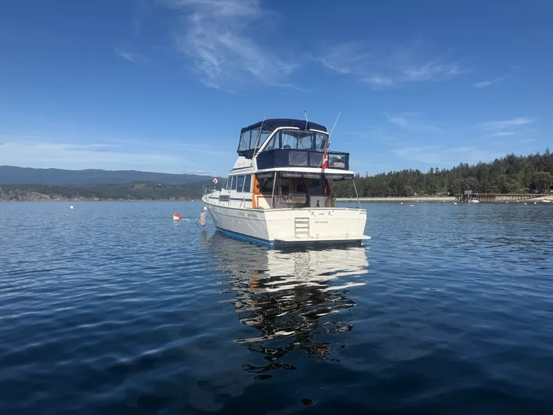 Slide: The Image of 1985 Bayliner 3870 Motoryacht 38 - 7836950