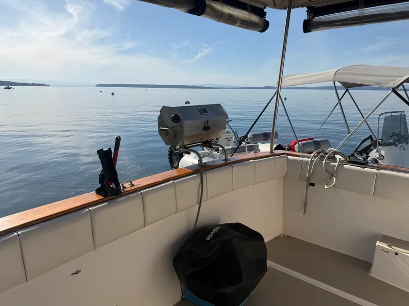 Slide: The Image of 1985 Bayliner 3870 Motoryacht 38 - 7836958
