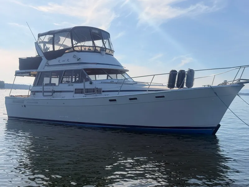 Slide: The Image of 1985 Bayliner 3870 Motoryacht 38 - 7836955