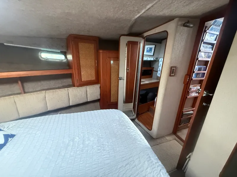 Slide: The Image of 1985 Bayliner 3870 Motoryacht 38 - 7837003