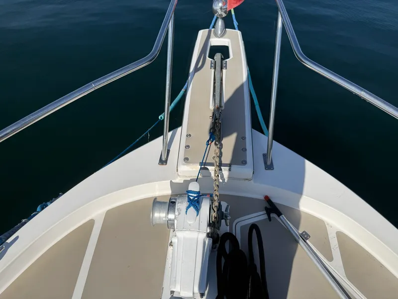 Slide: The Image of 1985 Bayliner 3870 Motoryacht 38 - 7836963