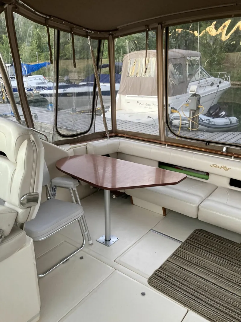 Slide: The Image of 1986 Sea Ray 300 Weekender 30 - 7837037