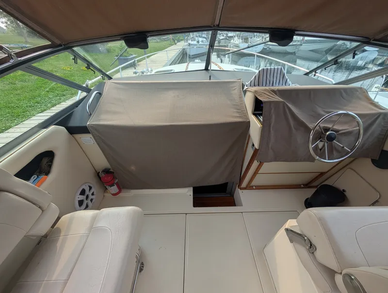 Slide: The Image of 1986 Sea Ray 300 Weekender 30 - 7837044