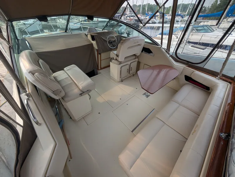 Slide: The Image of 1986 Sea Ray 300 Weekender 30 - 7837035