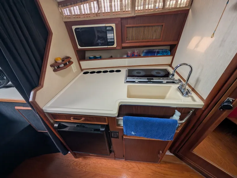 Slide: The Image of 1986 Sea Ray 300 Weekender 30 - 7837069