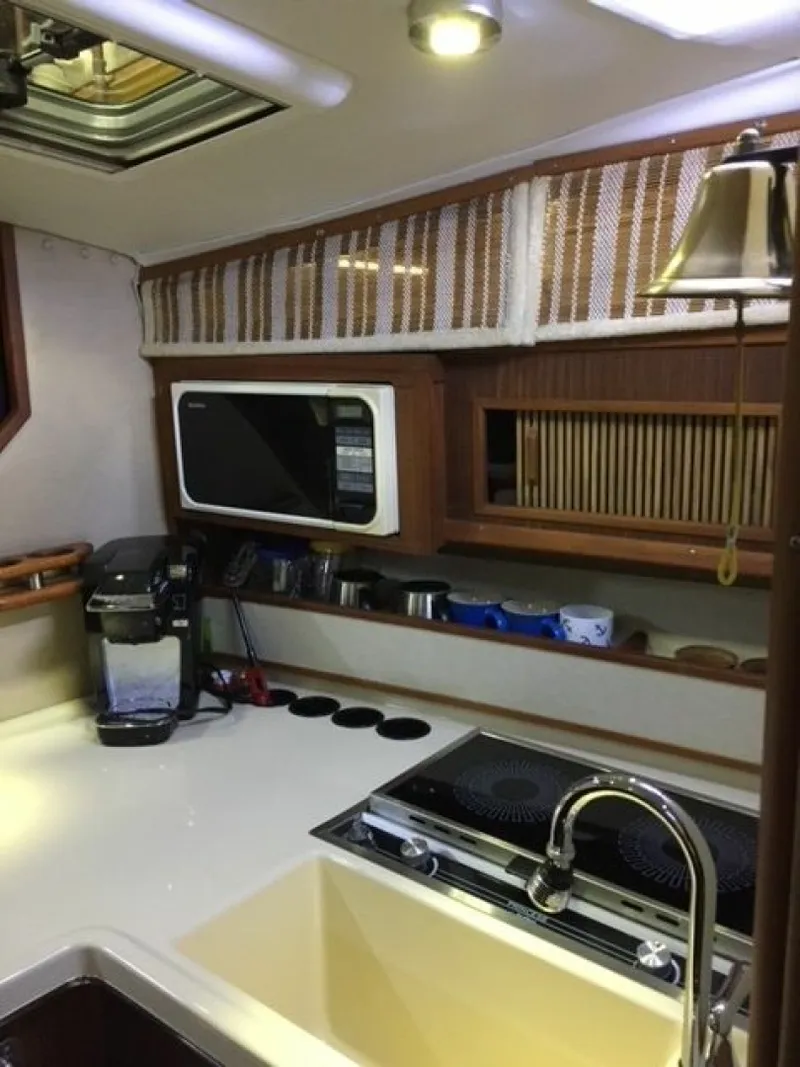 Slide: The Image of 1986 Sea Ray 300 Weekender 30 - 7837070