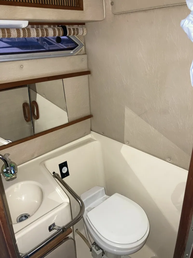 Slide: The Image of 1986 Sea Ray 300 Weekender 30 - 7837075