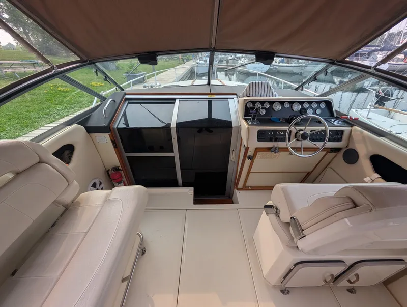 Slide: The Image of 1986 Sea Ray 300 Weekender 30 - 7837045