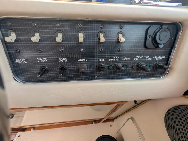 Slide: The Image of 1986 Sea Ray 300 Weekender 30 - 7837056