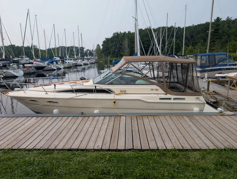 Slide: The Image of 1986 Sea Ray 300 Weekender 30 - 7837032