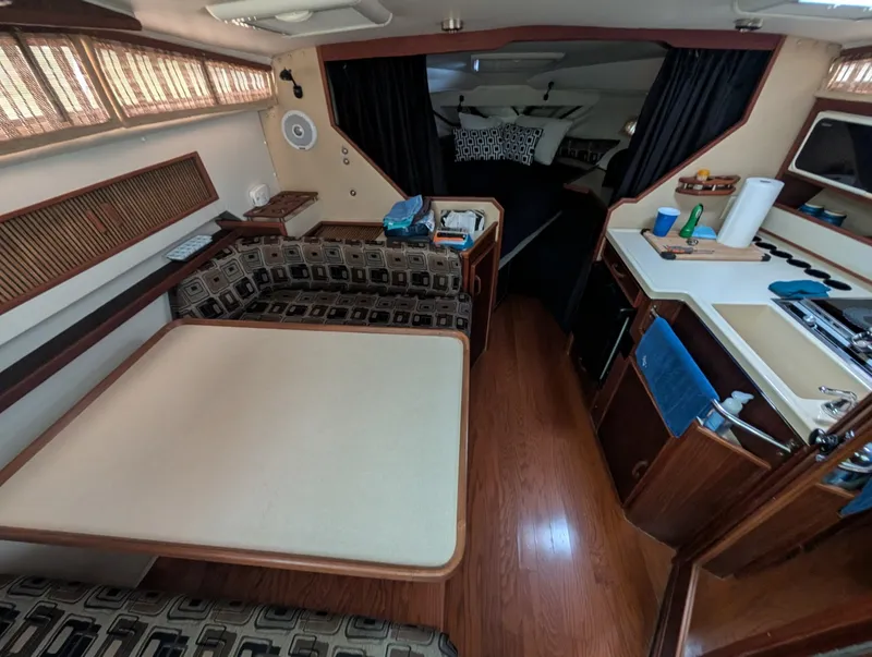 Slide: The Image of 1986 Sea Ray 300 Weekender 30 - 7837059