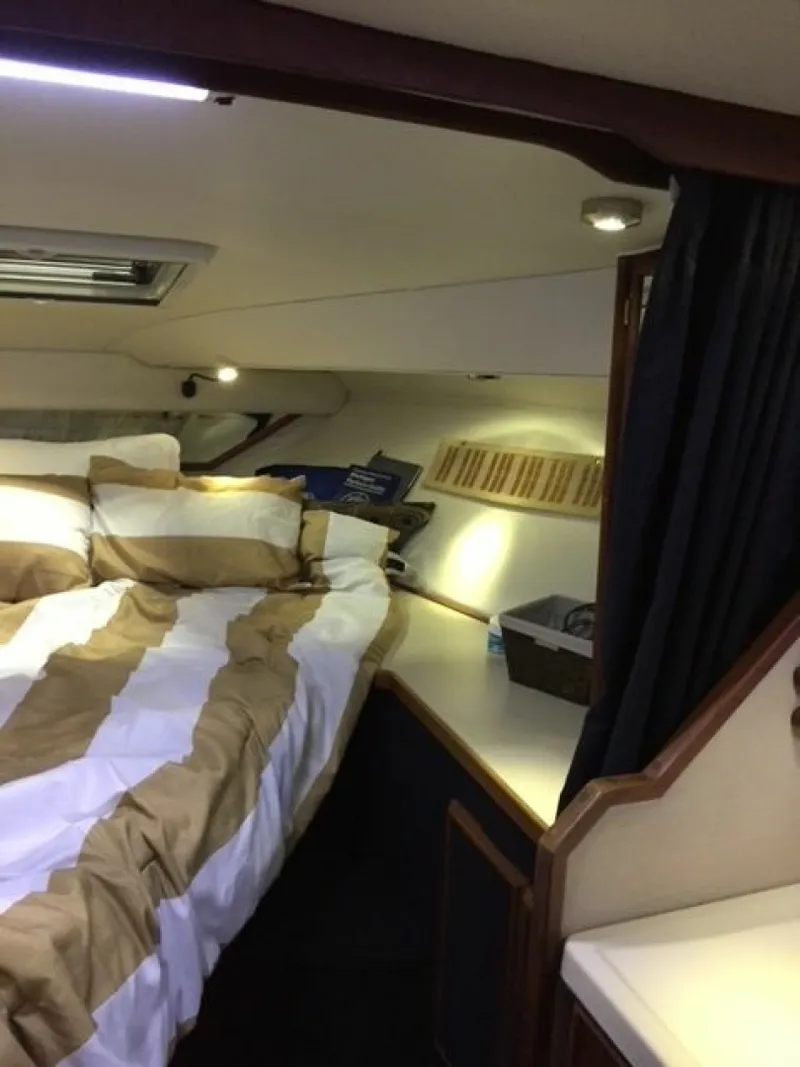 Slide: The Image of 1986 Sea Ray 300 Weekender 30 - 7837066
