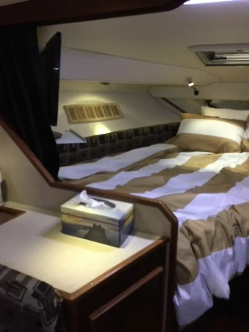 Slide: The Image of 1986 Sea Ray 300 Weekender 30 - 7837065