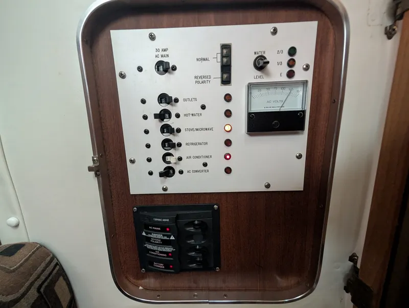 Slide: The Image of 1986 Sea Ray 300 Weekender 30 - 7837079