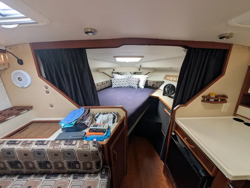 Slide: The Image of 1986 Sea Ray 300 Weekender 30 - 7837061