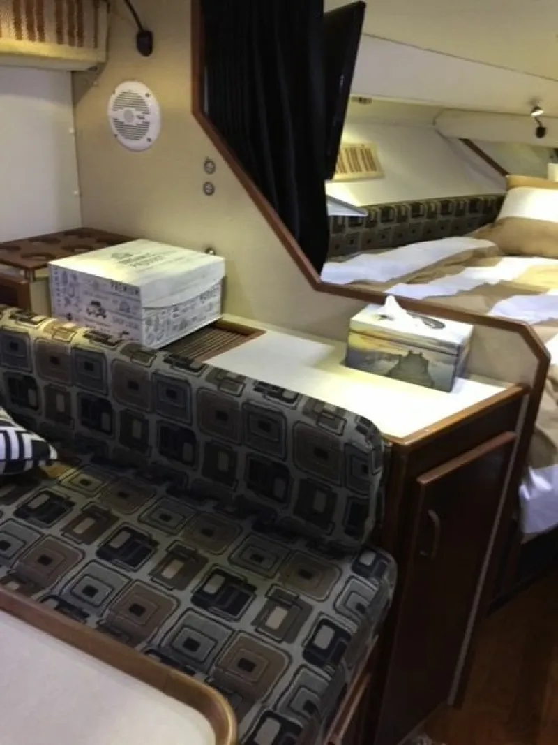 Slide: The Image of 1986 Sea Ray 300 Weekender 30 - 7837062