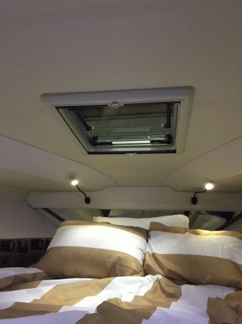 Slide: The Image of 1986 Sea Ray 300 Weekender 30 - 7837067