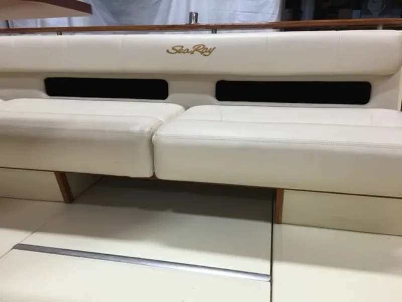 Slide: The Image of 1986 Sea Ray 300 Weekender 30 - 7837039