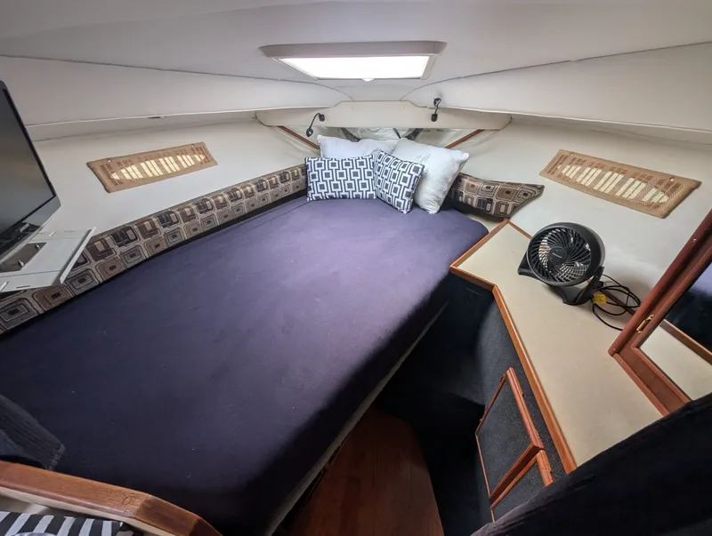 Slide: The Image of 1986 Sea Ray 300 Weekender 30 - 7837064