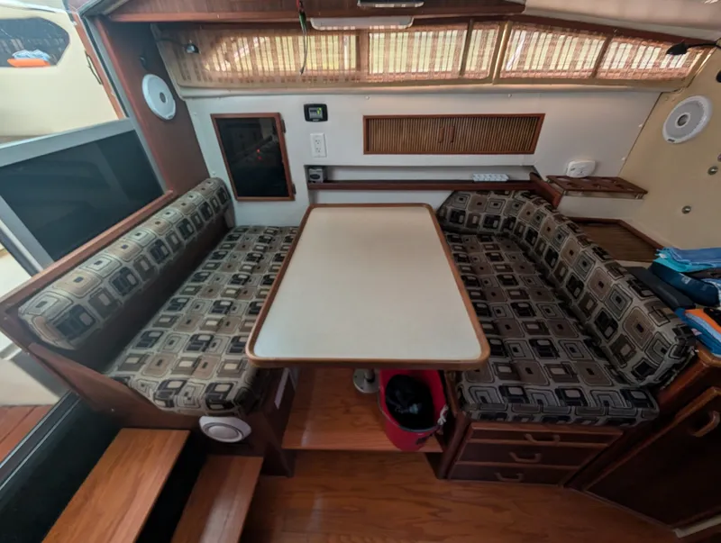Slide: The Image of 1986 Sea Ray 300 Weekender 30 - 7837060