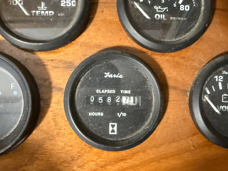 Slide: The Image of 1977 Pacemaker FB Motor Yacht 40 - 7837092