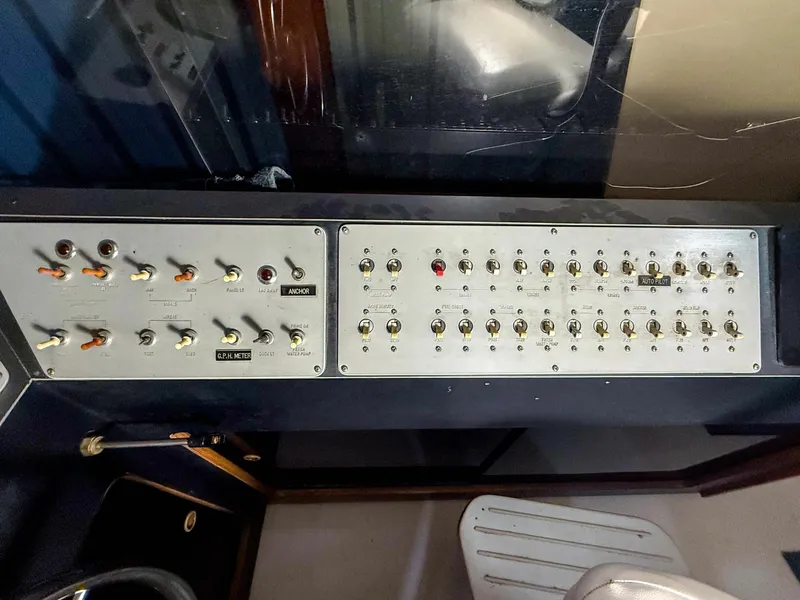 Slide: The Image of 1977 Pacemaker FB Motor Yacht 40 - 7837091