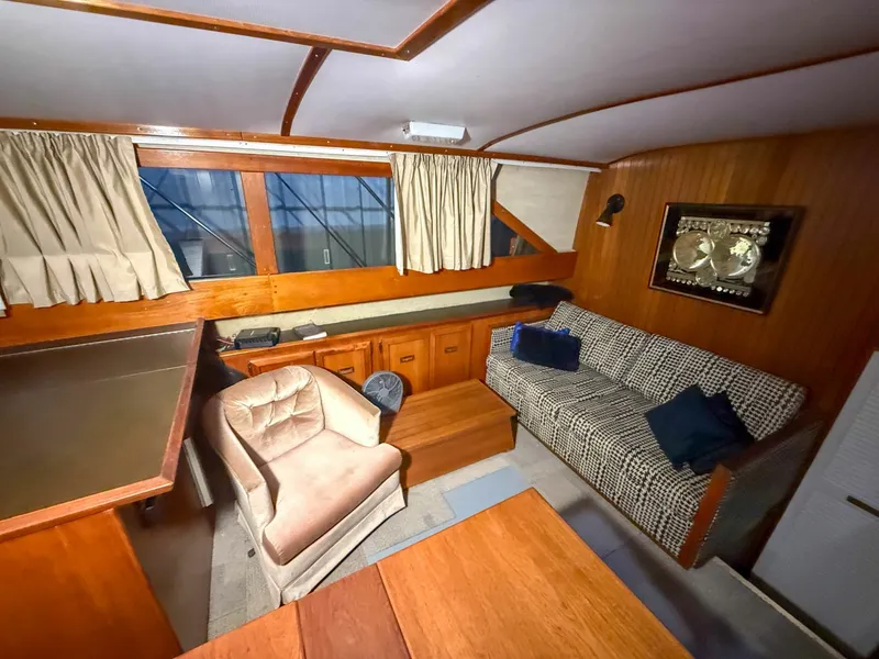Slide: The Image of 1977 Pacemaker FB Motor Yacht 40 - 7837105