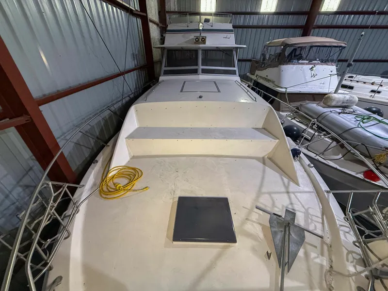 Slide: The Image of 1977 Pacemaker FB Motor Yacht 40 - 7837096