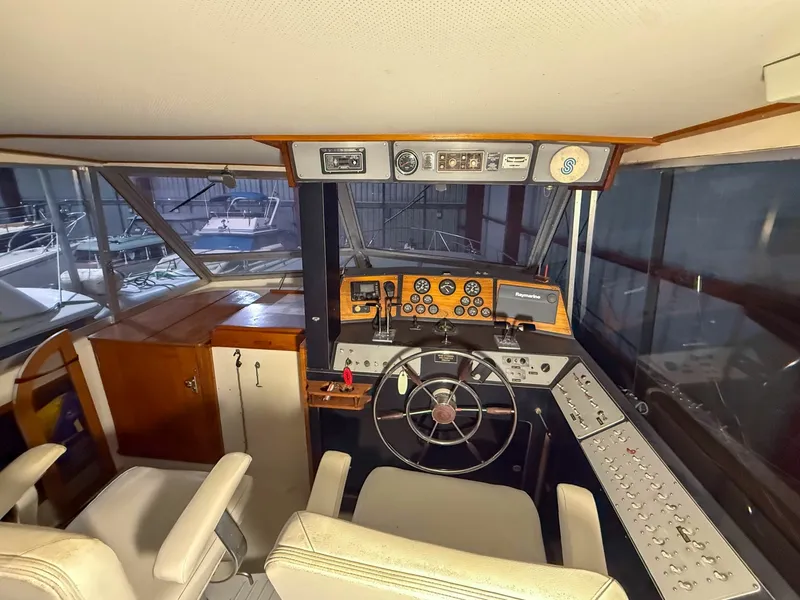 Slide: The Image of 1977 Pacemaker FB Motor Yacht 40 - 7837087