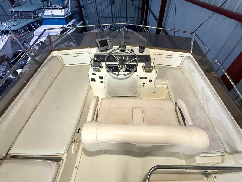Slide: The Image of 1977 Pacemaker FB Motor Yacht 40 - 7837100