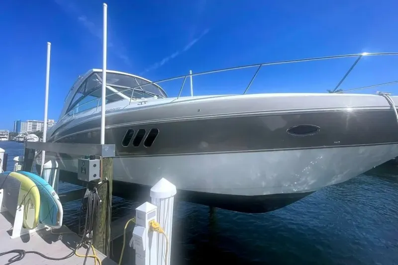 Slide: The Image of 2014 Cruisers Yachts 380 Express 38 - 7837202