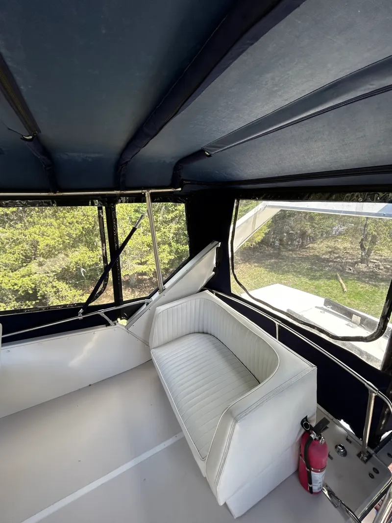Slide: The Image of 1985 Bayliner  3870 - 7837354