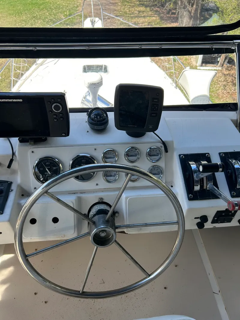 Slide: The Image of 1985 Bayliner  3870 - 7837357