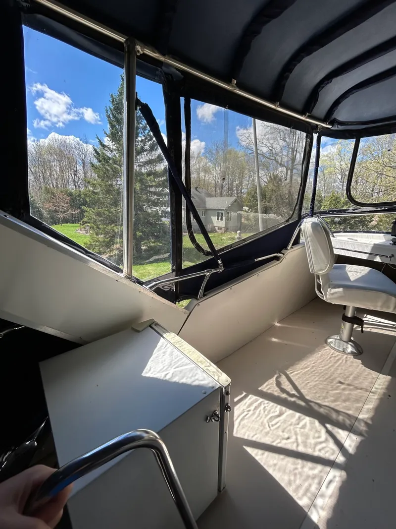 Slide: The Image of 1985 Bayliner  3870 - 7837353