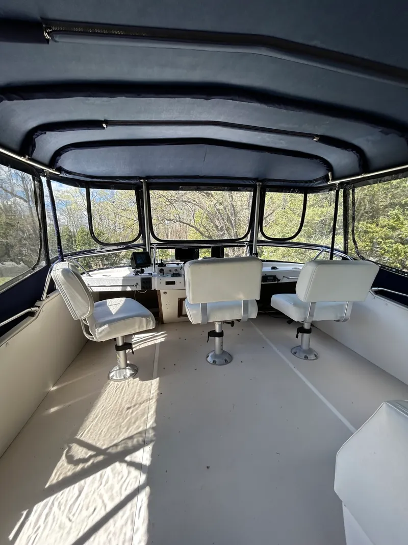 Slide: The Image of 1985 Bayliner  3870 - 7837352