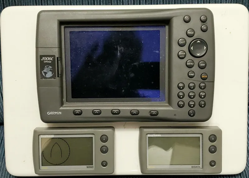 Slide: The Image of 1990 Hunter 28 - 7837373