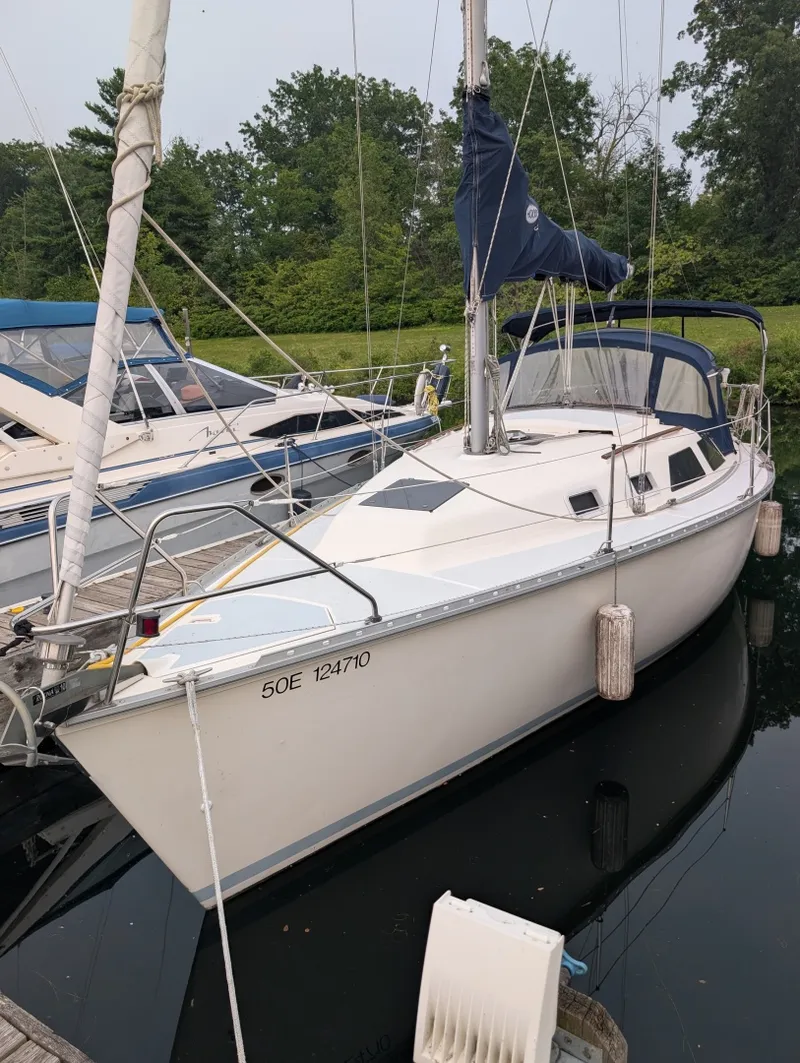 The Image of 1990 Hunter 28 - 7837358