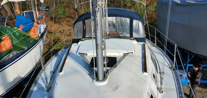 Slide: The Image of 1990 Hunter 28 - 7837401