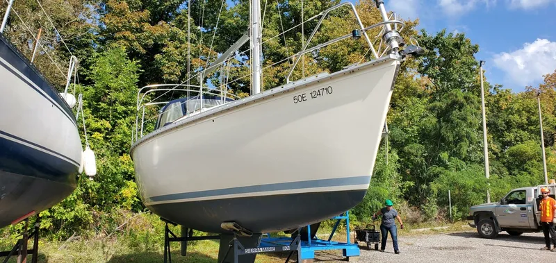 Slide: The Image of 1990 Hunter 28 - 7837399