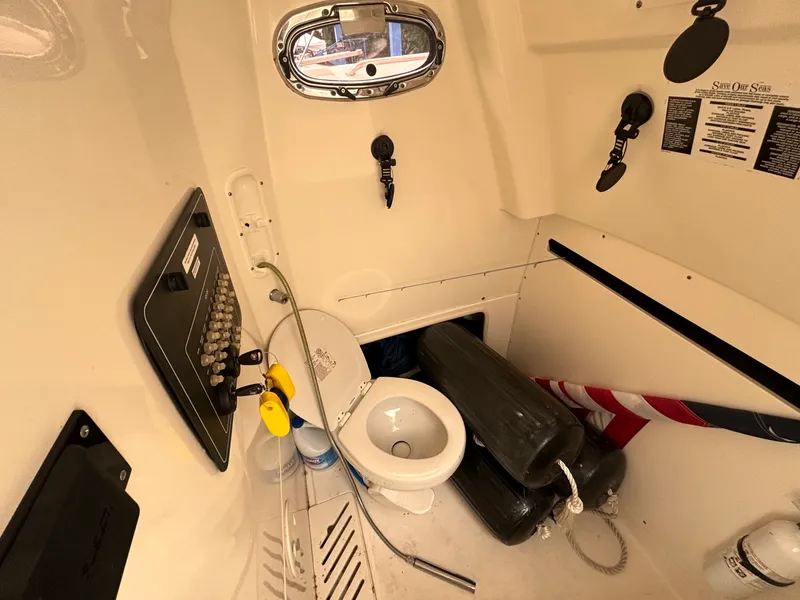 Slide: The Image of 2018 Boston Whaler 280 Outrage - 7837474