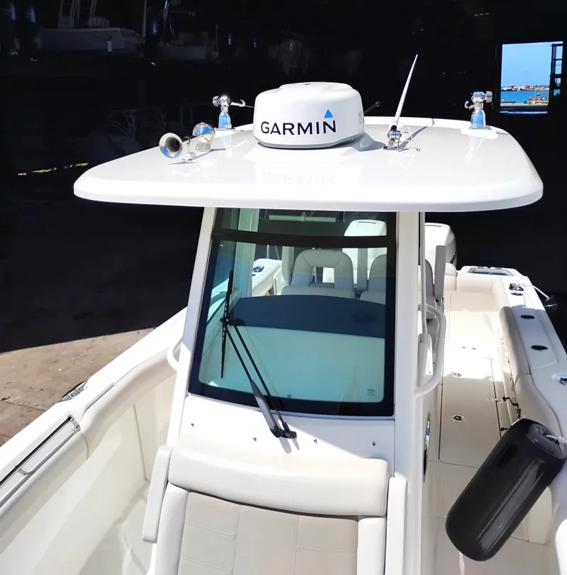 Slide: The Image of 2018 Boston Whaler 280 Outrage - 7837442