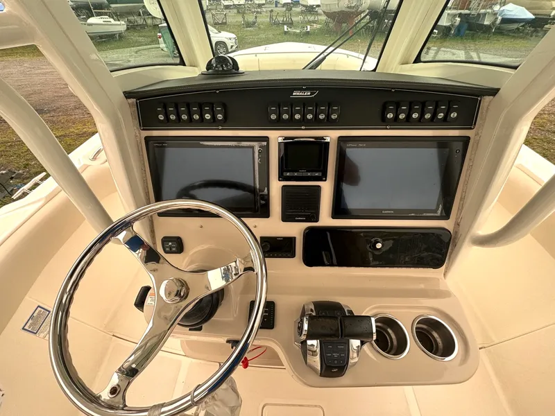 Slide: The Image of 2018 Boston Whaler 280 Outrage - 7837489