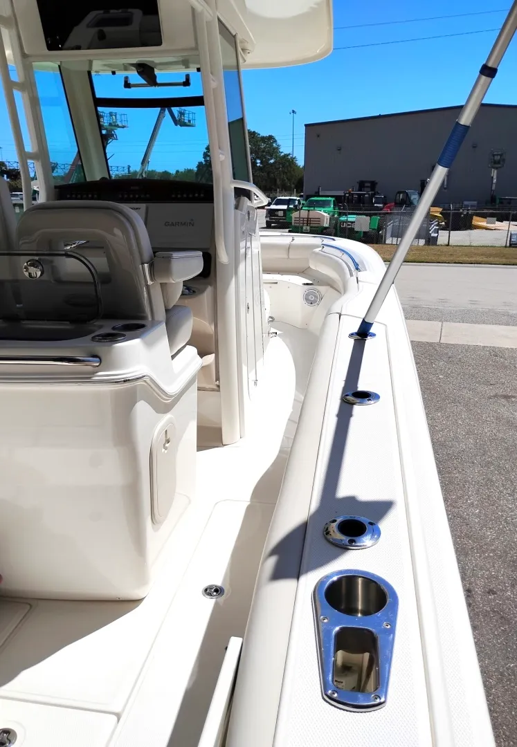 Slide: The Image of 2018 Boston Whaler 280 Outrage - 7837450