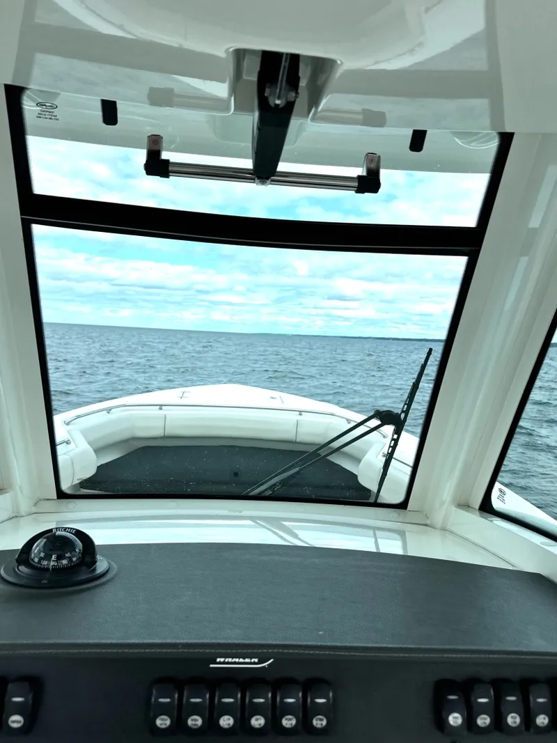 Slide: The Image of 2018 Boston Whaler 280 Outrage - 7837461