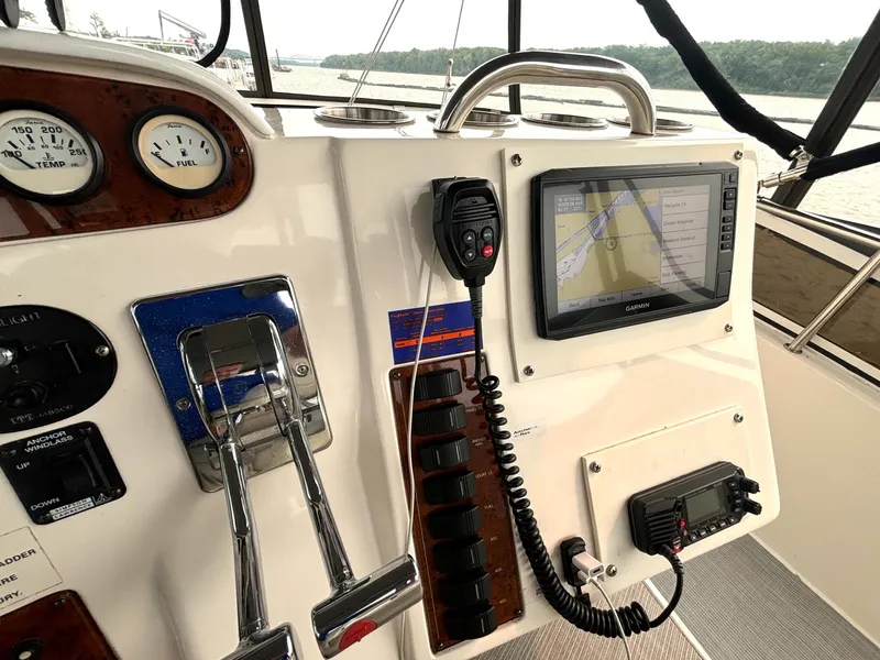 Slide: The Image of 2000 Silverton 422 Motor Yacht - 7837553