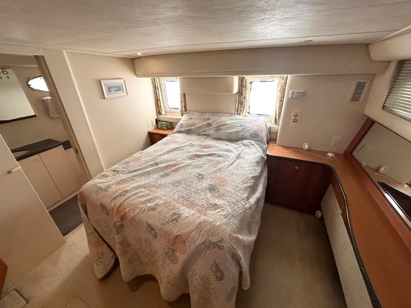 Slide: The Image of 2000 Silverton 422 Motor Yacht - 7837571