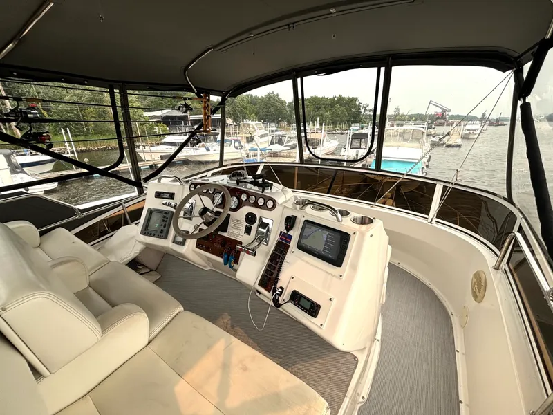 Slide: The Image of 2000 Silverton 422 Motor Yacht - 7837550