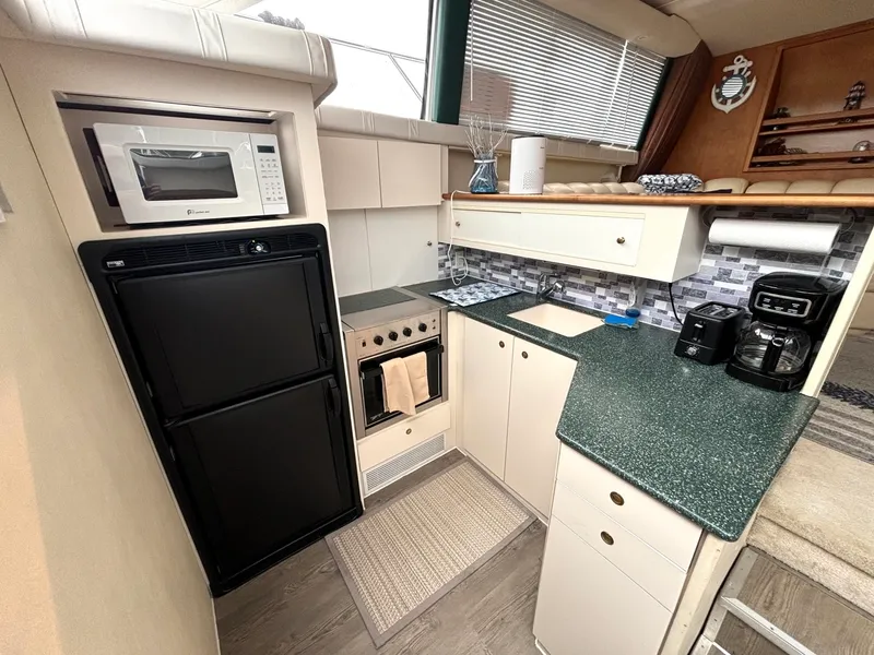 Slide: The Image of 2000 Silverton 422 Motor Yacht - 7837565