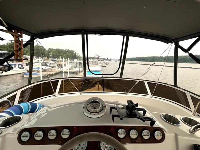Slide: The Image of 2000 Silverton 422 Motor Yacht - 7837556