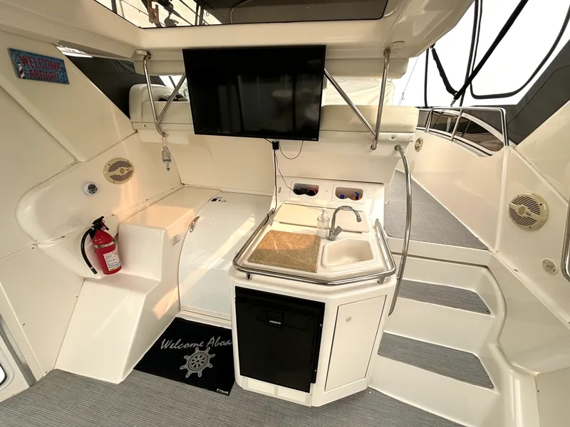 Slide: The Image of 2000 Silverton 422 Motor Yacht - 7837547